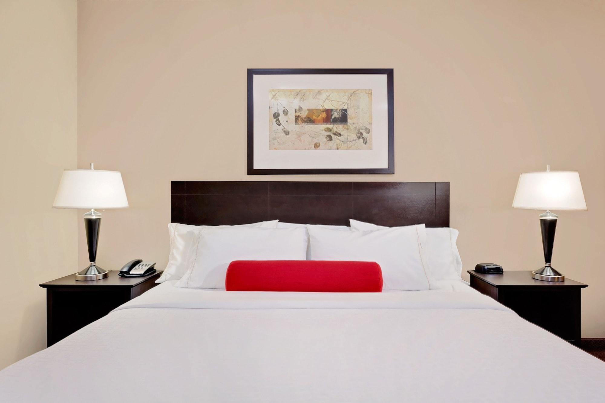 Hotel Ramada By Wyndham Camrose Exterior foto